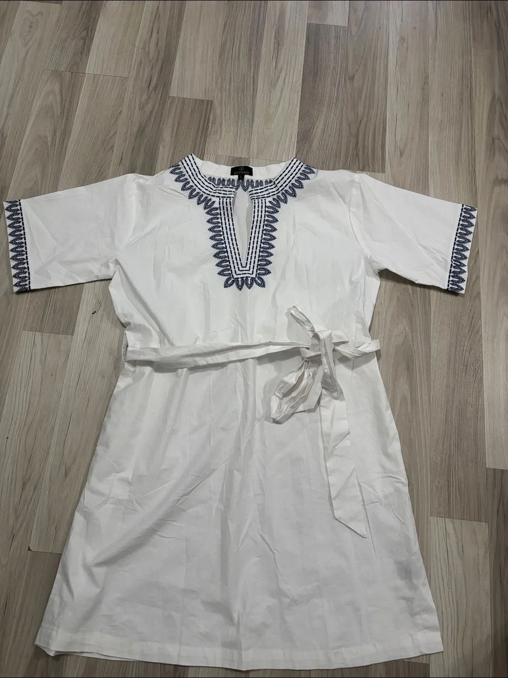 D’iyanu White Embroidered Tunic - Blue Trim Tie Waist Dress Size L NWOT